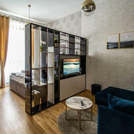 Design 3Bdr Apartment In Residence, Free Parking Prag Exterior foto