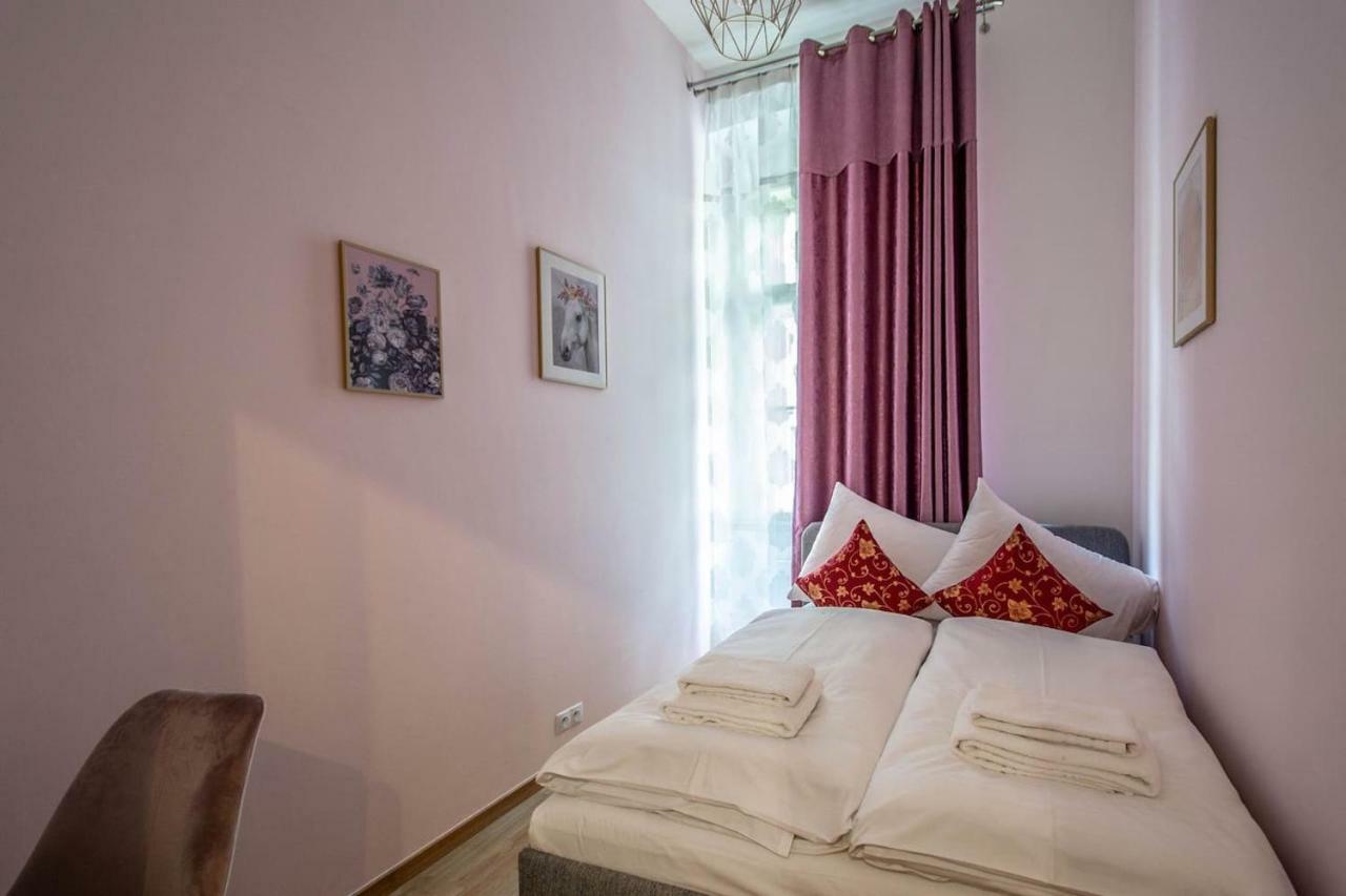 Design 3Bdr Apartment In Residence, Free Parking Prag Exterior foto
